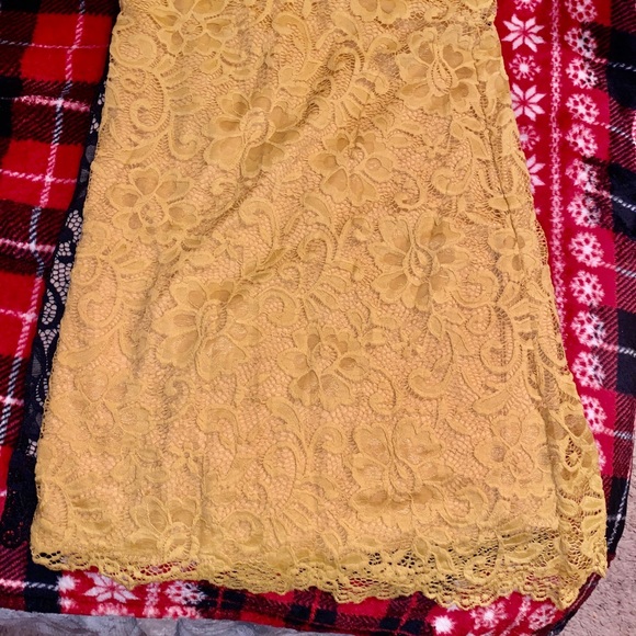 Two lace skirts - Picture 3 of 3